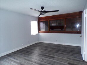 2180 Bayberry Dr in Pembroke Pines, FL - Building Photo - Building Photo