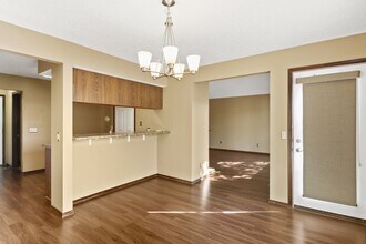 505 Clearwater Dr in Champaign, IL - Building Photo - Building Photo