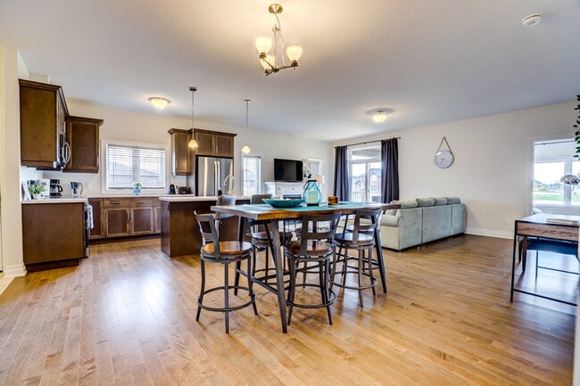364 Mary Rose Ave