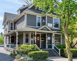 212 E William St in Ann Arbor, MI - Building Photo