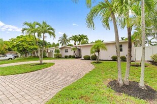 261 SE 8th St in Pompano Beach, FL - Building Photo