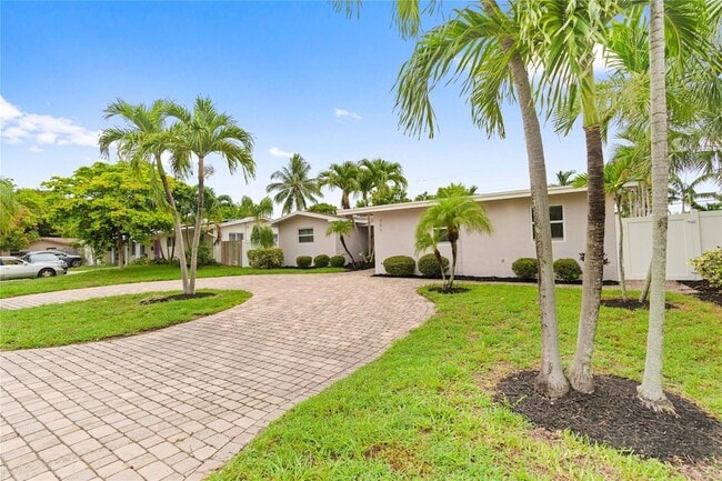 property at 261 SE 8th St