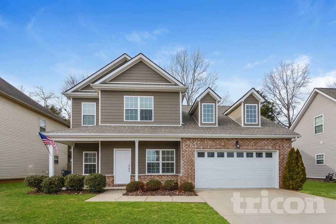 4210 Effie Seward Dr in Murfreesboro, TN - Foto de edificio