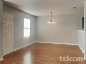 1031 Fulman Rd in Hendersonville, TN - Foto de edificio - Building Photo