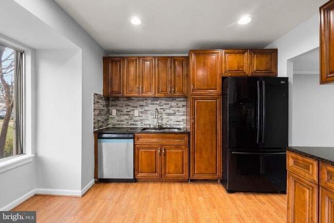 9419 Horizon Run Rd in Montgomery Village, MD - Building Photo - Building Photo