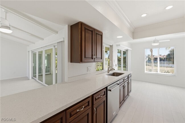 property at 1235 Par View Dr