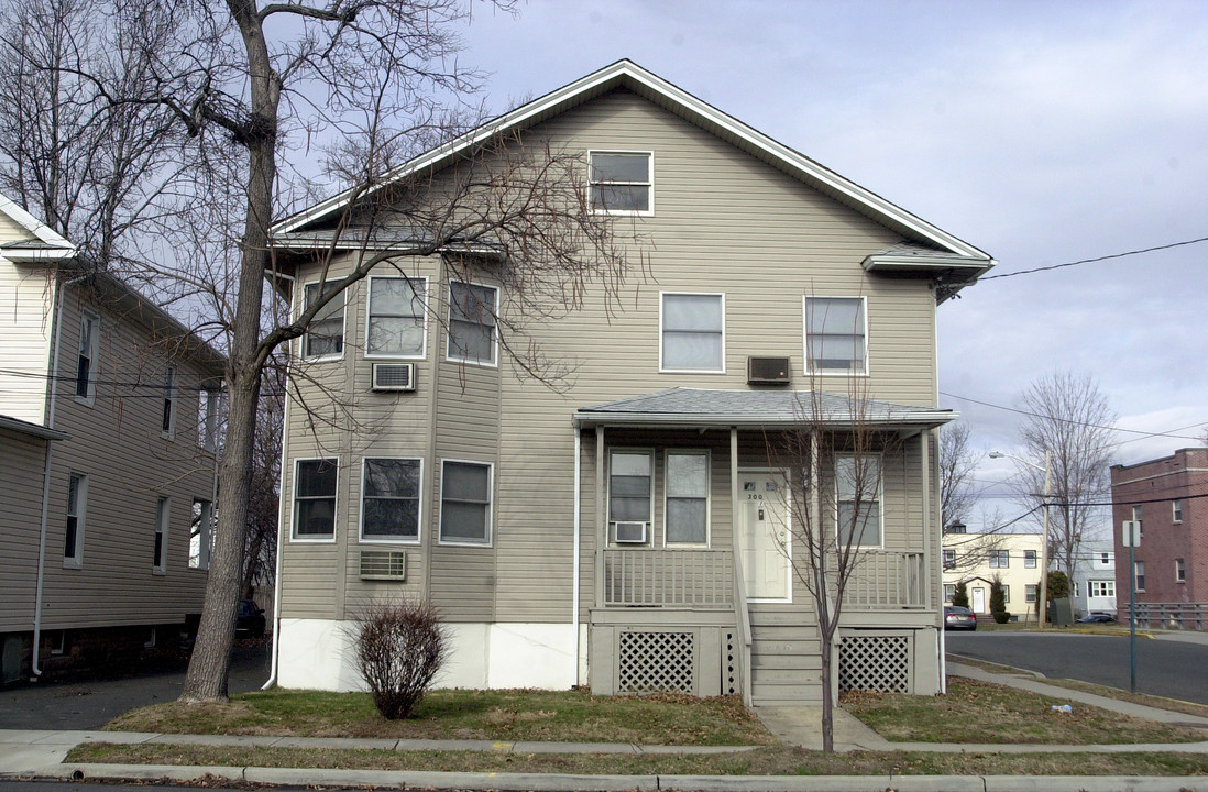 300 Myrtle Ave in Garwood, NJ - Building Photo