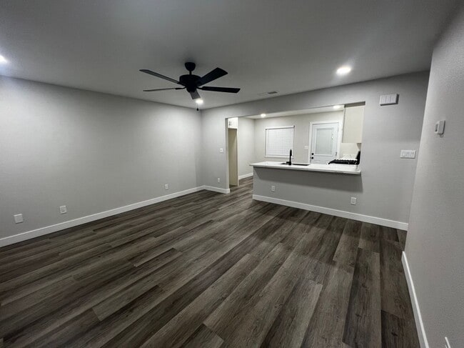 1094 Geer Rd in Turlock, CA - Building Photo - Building Photo