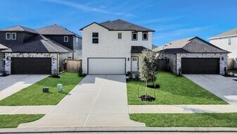 16690 Sterling Clf St in Conroe, TX - Building Photo
