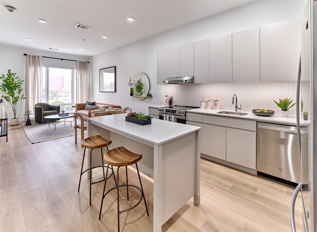 47 Broadway in Lynbrook, NY - Building Photo - Building Photo