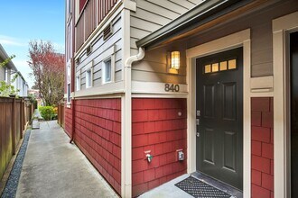 840 N 145th Ln in Shoreline, WA - Building Photo - Building Photo