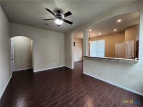 305 Rosalie Dr in New Braunfels, TX - Building Photo - Building Photo