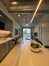 162 NE 23rd St, Unit B1 in Miami, FL - Building Photo - Building Photo