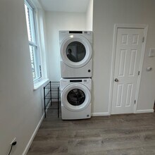 737 Montgomery St in Jersey City, NJ - Building Photo - Building Photo