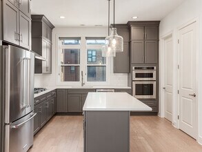 766 N 6th St in Columbus, OH - Foto de edificio - Building Photo