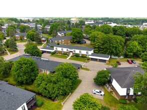 Hunters Ridge in Farmington Hills, MI - Foto de edificio - Building Photo