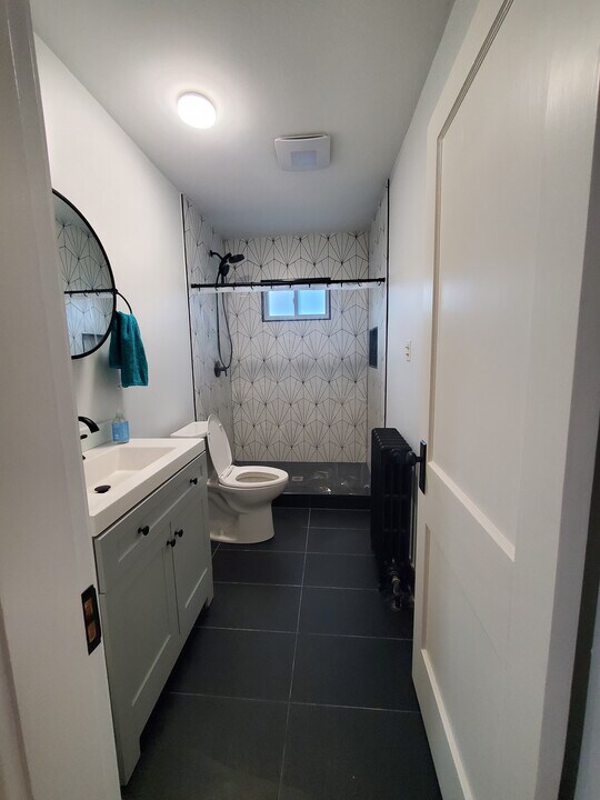 25 Oak St, Unit 2 in Milton, MA - Building Photo