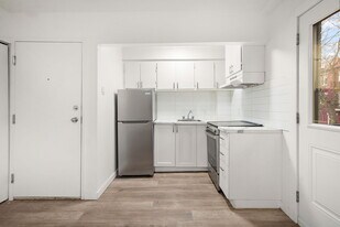 1600 Alexandre-DeSève in Montréal, QC - Building Photo