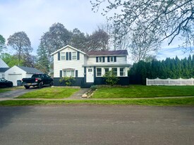 58 East St in Fairport, NY - Building Photo