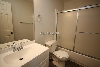 5380 Angler Cir in Las Vegas, NV - Building Photo - Building Photo