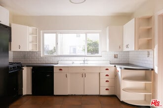 3307 Madera Ave in Los Angeles, CA - Building Photo - Building Photo