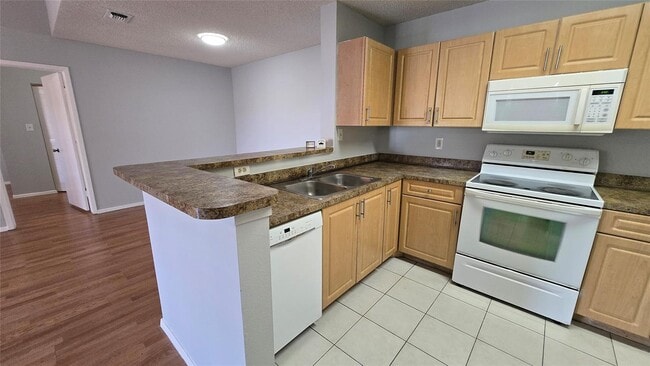 11205 W Atlantic Blvd, Unit 305 in Coral Springs, FL - Building Photo - Building Photo