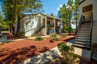 The Miranda in Las Cruces, NM - Building Photo