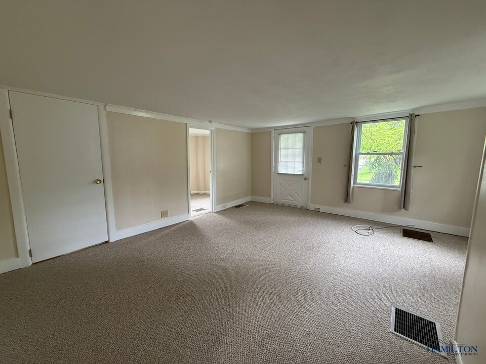 13 Wylie St in Hamilton, NY - Building Photo