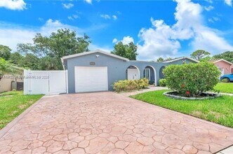 831 SW 49th Terrace in Margate, FL - Building Photo - Building Photo