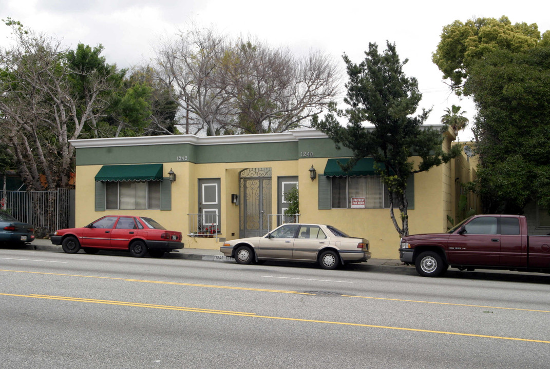 1240 N Fairfax Ave in West Hollywood, CA - Foto de edificio