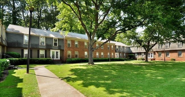 Red Deer Aapartments in Hurricane, WV - Foto de edificio - Building Photo