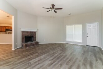 1206 Beacon Hill Dr in Midlothian, TX - Building Photo - Building Photo