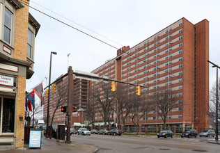 Riverview Tower in Cleveland, OH - Building Photo - Building Photo