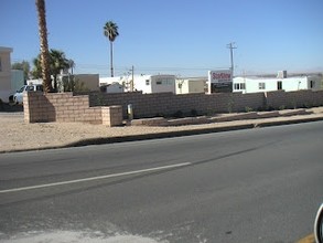 Starview Mobile Home Park in Twentynine Palms, CA - Building Photo - Building Photo