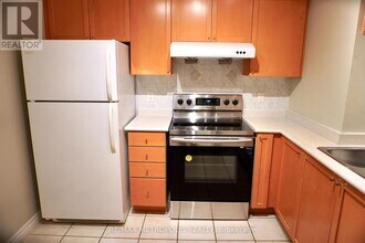 2627 McCowan Rd in Toronto, ON - Building Photo - Building Photo