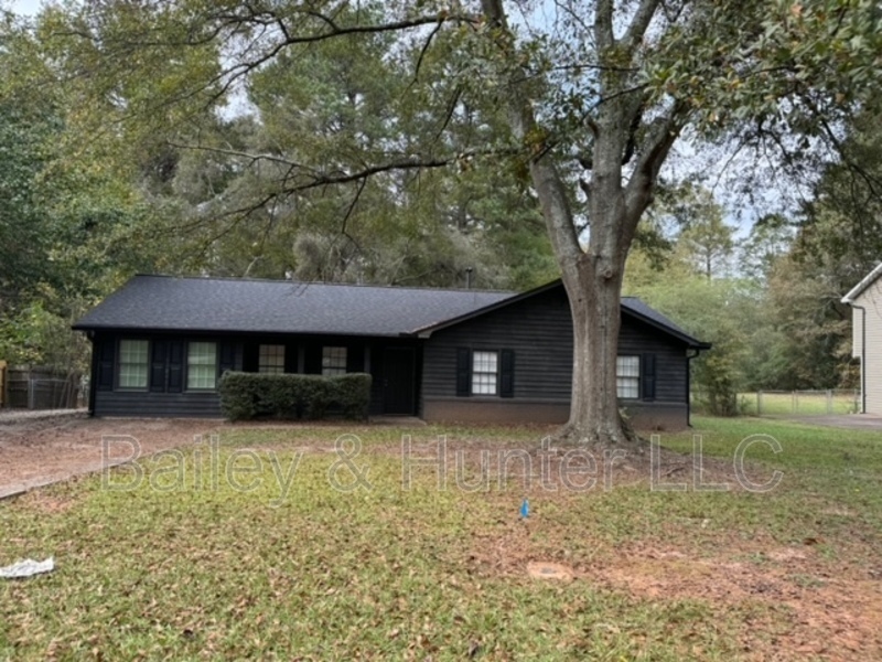 200 Belmont Farms Dr in Ellenwood, GA - Foto de edificio