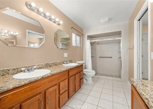 9551 Joyzelle Dr in Garden Grove, CA - Building Photo - Building Photo