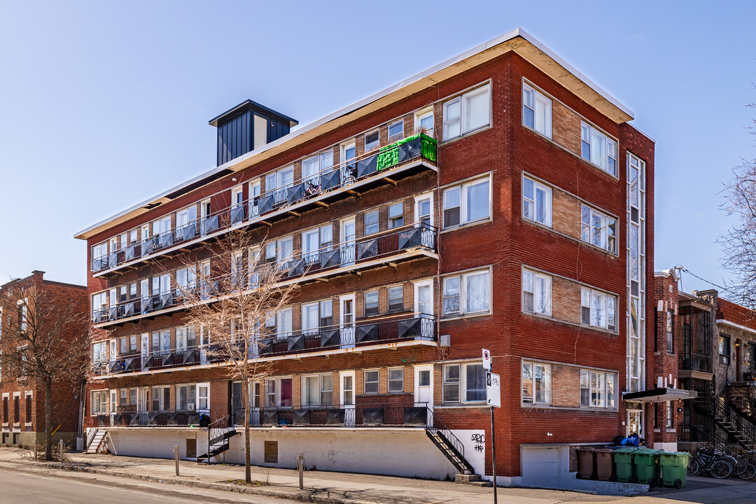 6200 Louis-Hébert Av in Montréal, QC - Building Photo