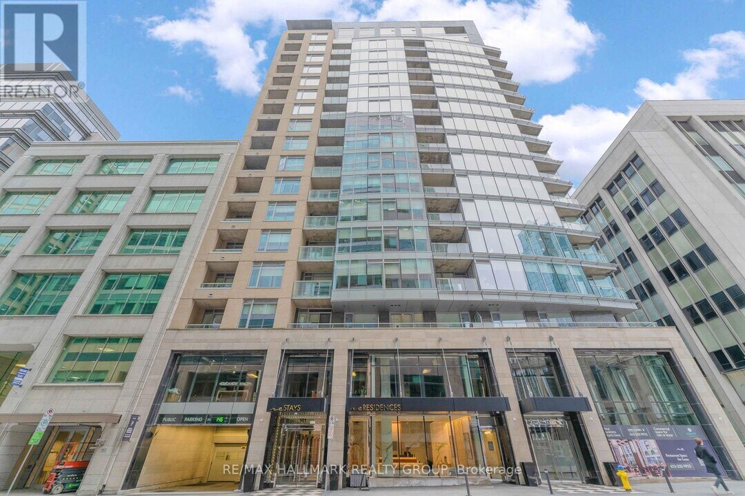 101-1101 Queen St in Ottawa, ON - Building Photo