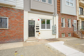 2117 S 4th St in Philadelphia, PA - Building Photo - Building Photo