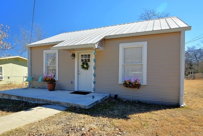 309 Lowry St in Kerrville, TX - Building Photo - Building Photo