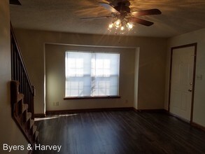 114 Cunningham Pl-Unit -Apt. A in Clarksville, TN - Foto de edificio - Building Photo