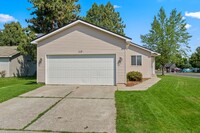 117 Pinecrest Ln in Cheney, WA - Foto de edificio - Building Photo