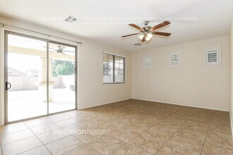 15125 W Aster Dr in Surprise, AZ - Foto de edificio - Building Photo