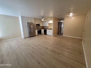 532 W 9th St-Unit -202 in Mesa, AZ - Building Photo - Building Photo