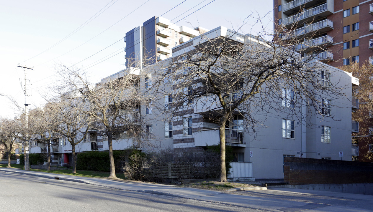 Mccartin-Rockingham in Ottawa, ON - Building Photo