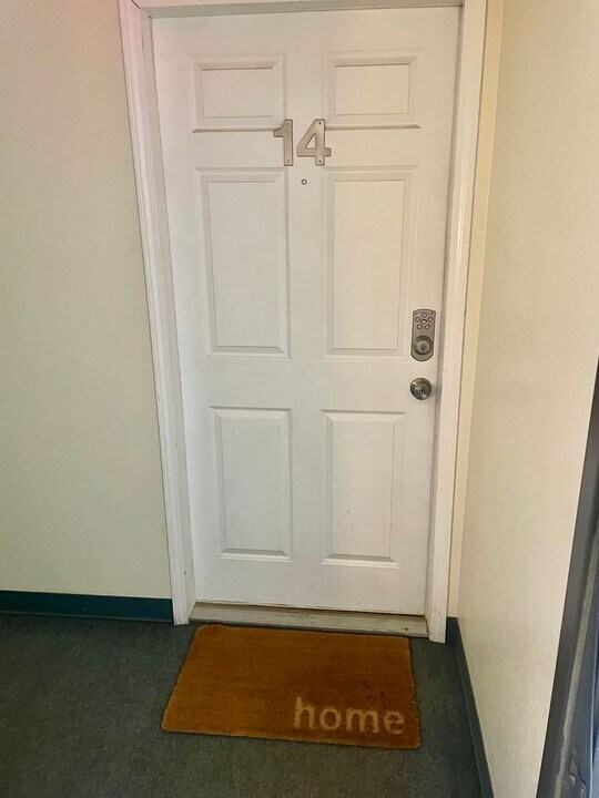 329 E 14th Ave in Anchorage, AK - Building Photo