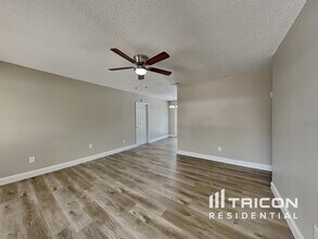 116 Circle Hill Dr in Brandon, FL - Building Photo - Building Photo
