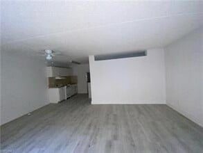 826 Wiggins Pass Rd-Unit -219 in Naples, FL - Building Photo - Building Photo