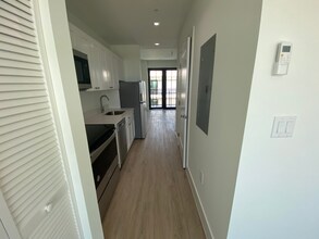 4100 SW 64th Ave, Unit 411 in Davie, FL - Building Photo - Building Photo